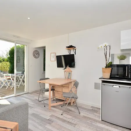 Gite Le Mizeriat - Appartement Avec Piscine Privee Saint-Didier-sur-Chalaronne Esterno foto
